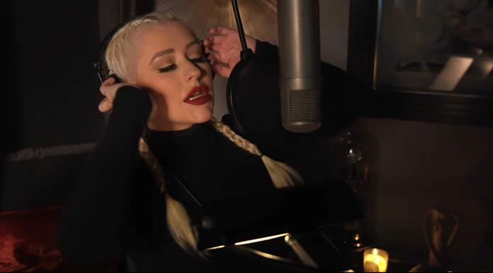 Christina Aguilera Lanza El Tema Y Video Lyric De "Haunted Heart"