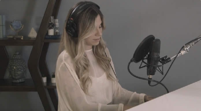 Christina Perri Lanza "Jar of Hearts (10th Anniversary Acoustic)"