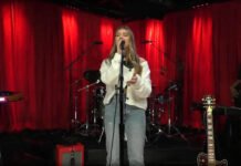 Lindsey Lomis Comparte Su Versión De "Winter Wonderland" (Live from Nashville)