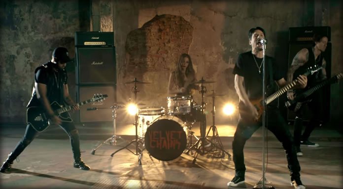 Velvet Chains Presenta Su Nuevo Sencillo Y Video "Tattooed"