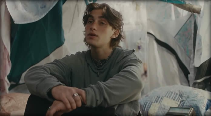 Johnny Orlando Estrena "Blur" Primer Sencillo Y Video De Su Álbum "All The Things That Could Go Wrong"